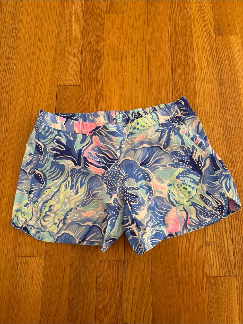 Lilly Pulitzer Blue Multi Tropical Print Shorts